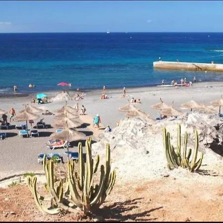 Paraiso View Apartment,wifi, Terrace Sea Views, Pool , Garage, Car Lejlighed *